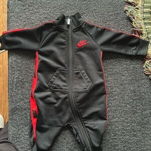 NWT BABYBOY NIKE TRACKSUIT ONESIE (3 months)